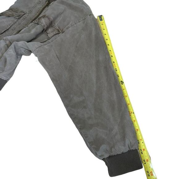 Young Fabulous & Broke Gray Utility Style Cropped Bomber Jacket M Fishingcore - Picture 8 of 9